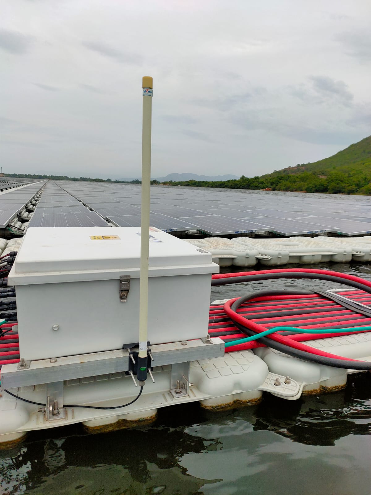 https://www.advanticsys.com/wp-content/uploads/2020/10/4mwp-floating-solar-pv-project-in-andhra-pradesh_photo3.jpeg