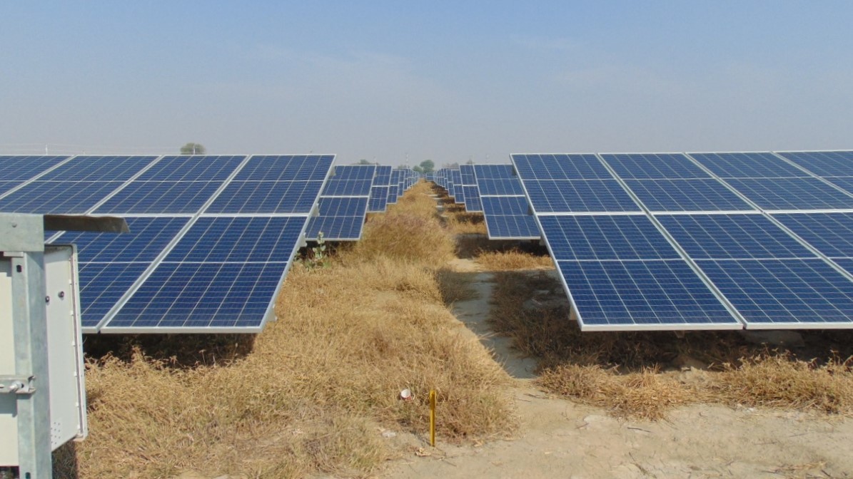 https://www.advanticsys.com/wp-content/uploads/2021/02/50MW_Solar_Plant_Harayana_1.jpeg