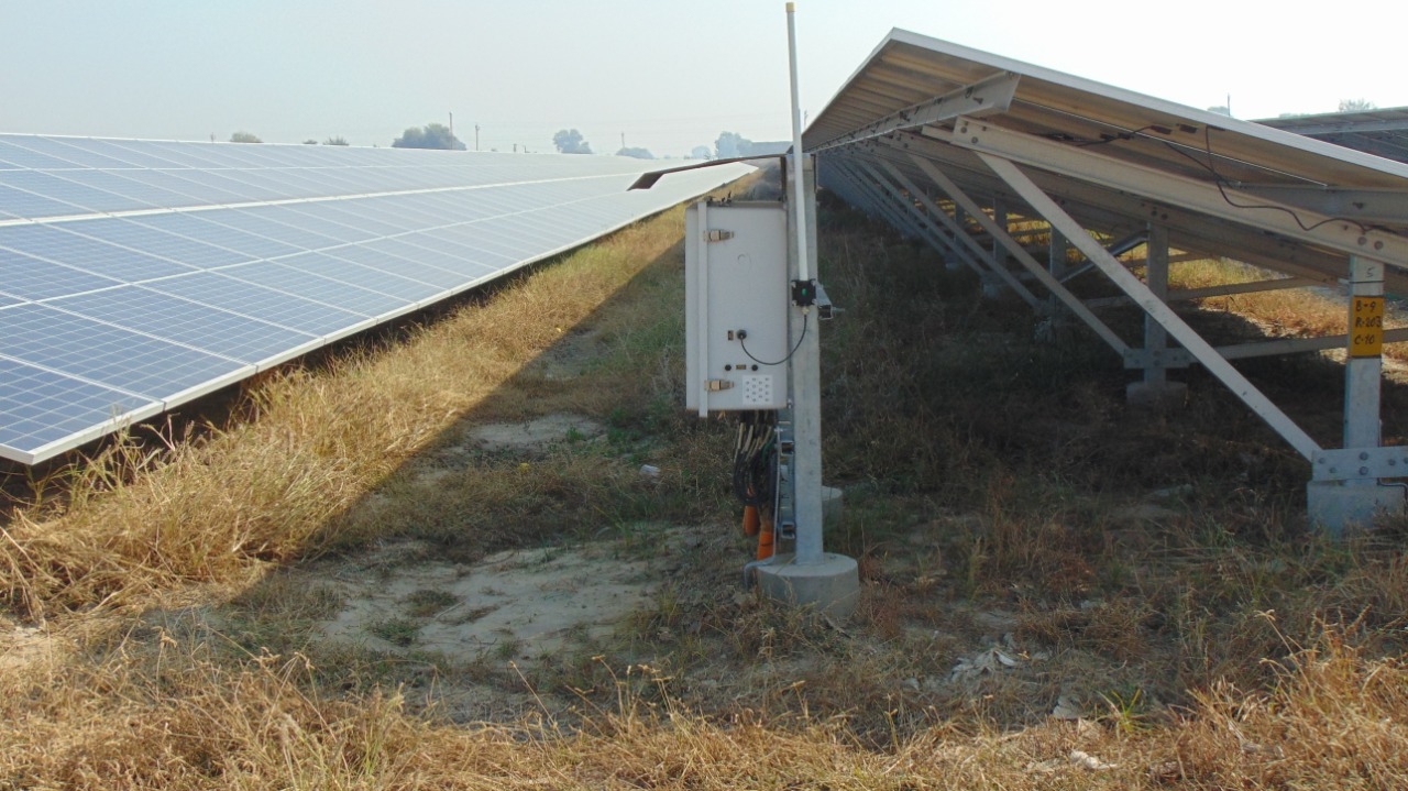 https://www.advanticsys.com/wp-content/uploads/2021/02/50MW_Solar_Plant_Harayana_2.jpeg