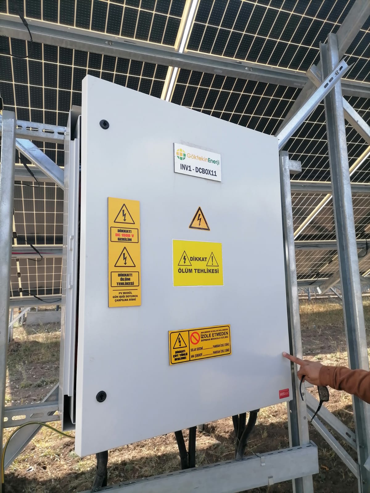 https://www.advanticsys.com/wp-content/uploads/2022/01/Alages-Solar-Plant-SMB-cabinet-3.jpeg